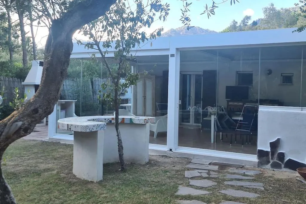 Villa Jungle House - Pineta Is Morus Santa Margherita di Pula 0*,  Italia